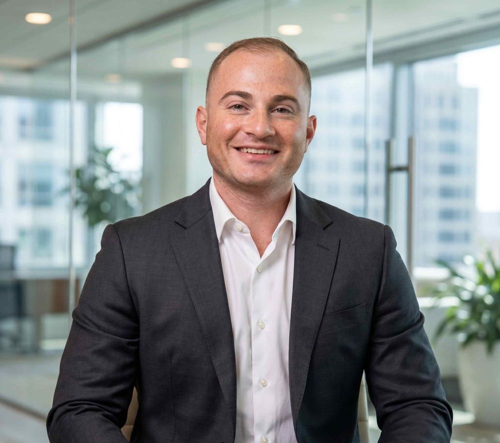 Portrait of Alex Koenig, founder of Continuum Praxis